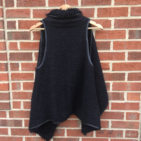Love Tree Shearling Vest Large Black Faux Fur Vegan Leather Trim Open Front - Picture 2 of 9